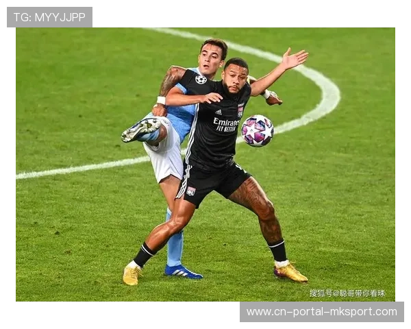 里昂财政危机加剧,核心球员福法纳、佩利被列入出售名单。