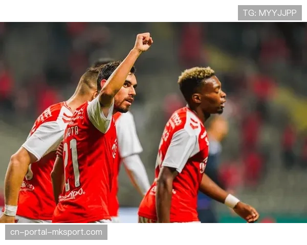 赛后评论：经验与青春的较量，本菲卡出局但赢得尊重